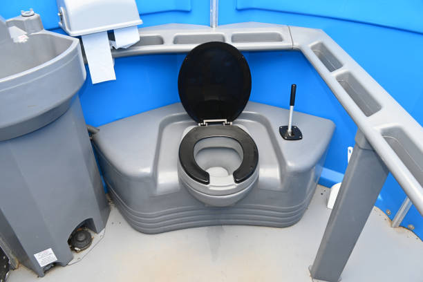 Best Portable bathroom rental  in Ithaca, MI